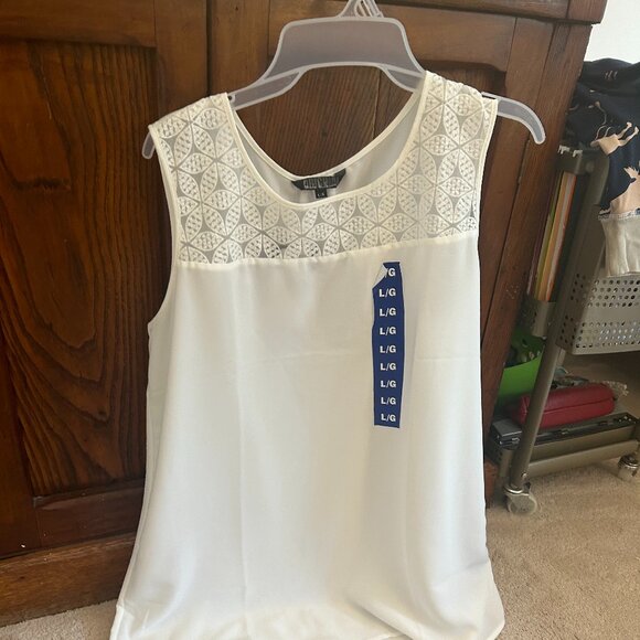 A Ladies Light White Blouse - Picture 1 of 7